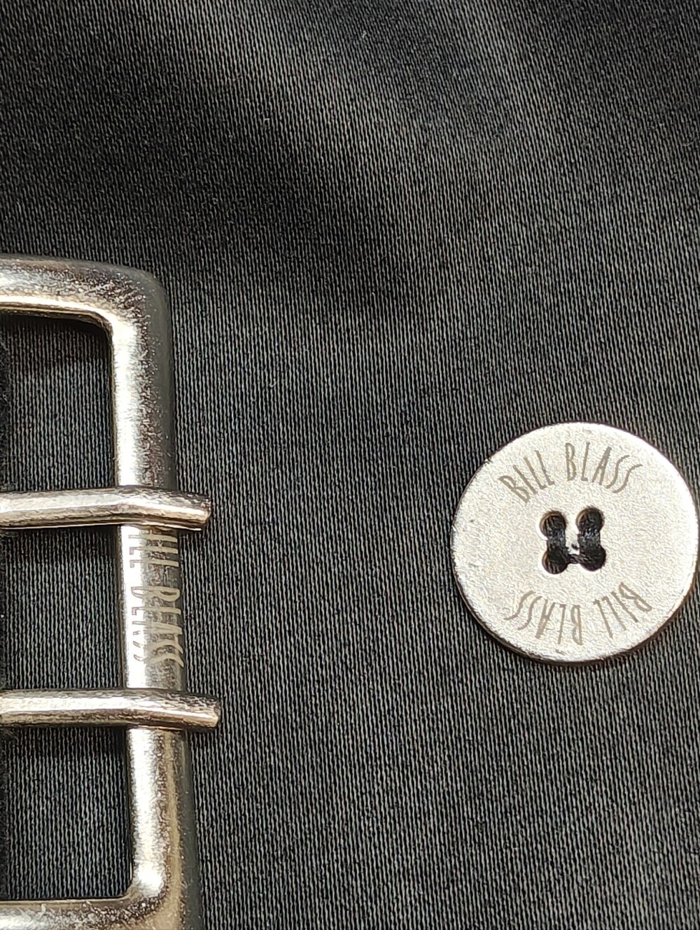 DESIGNER BILL BLASS "SPY vs SPY" TRENCH COAT - Picture 5 of 7